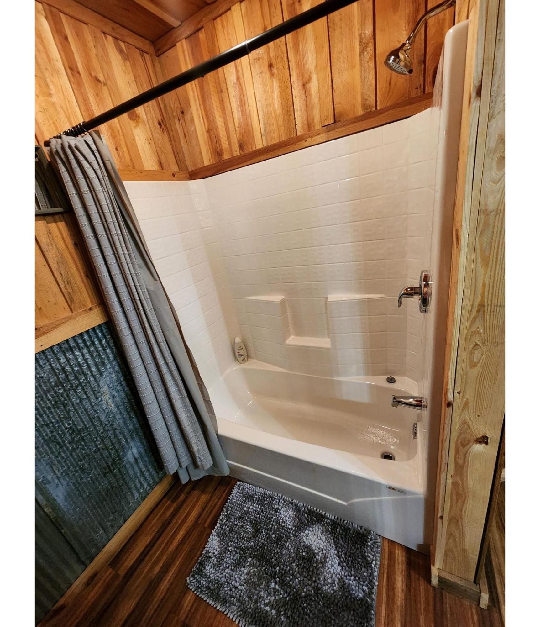 Unique Country Cabin Meets Farmhouse Modern!!! Mena Luaran gambar