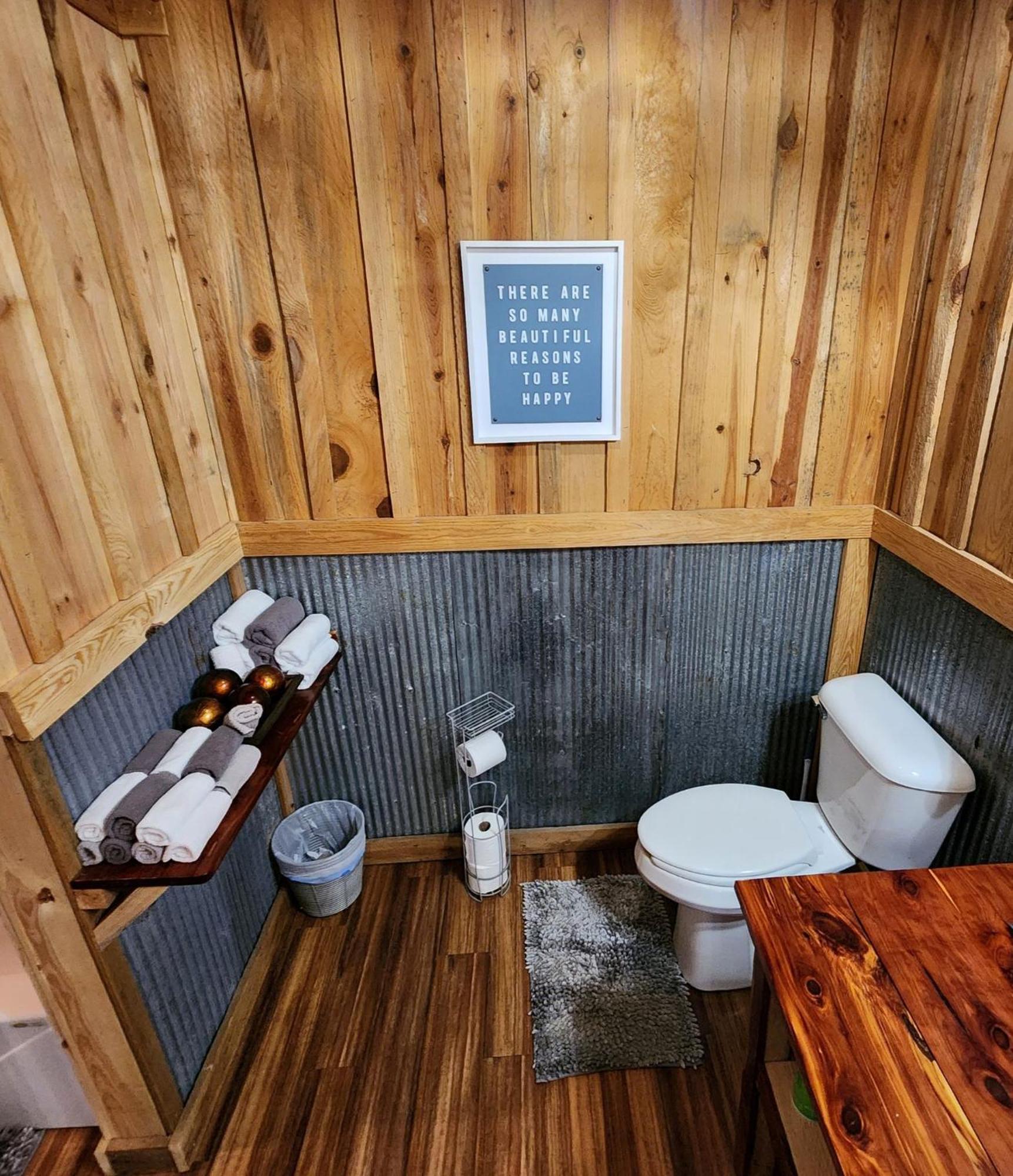 Unique Country Cabin Meets Farmhouse Modern!!! Mena Luaran gambar