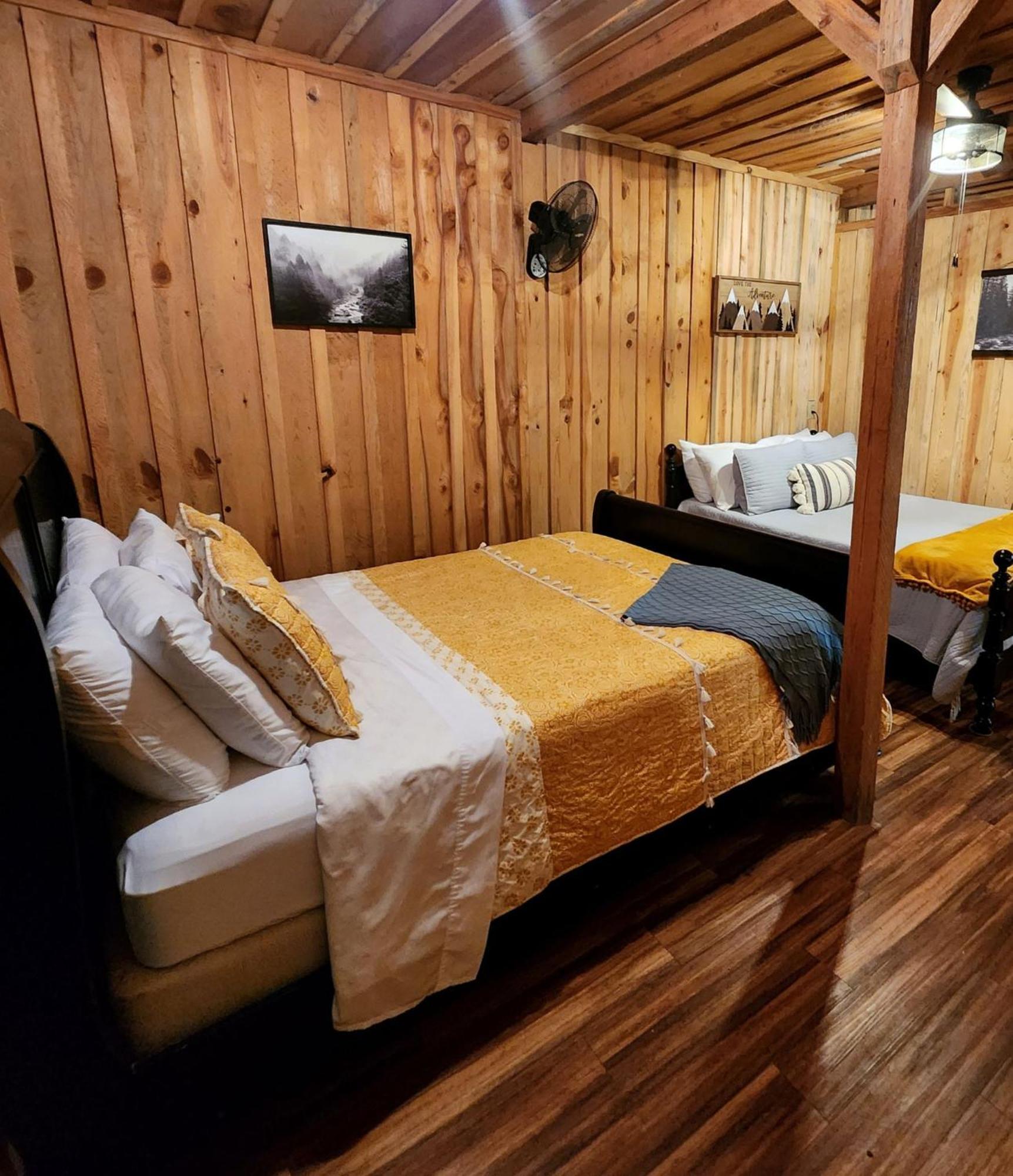 Unique Country Cabin Meets Farmhouse Modern!!! Mena Luaran gambar