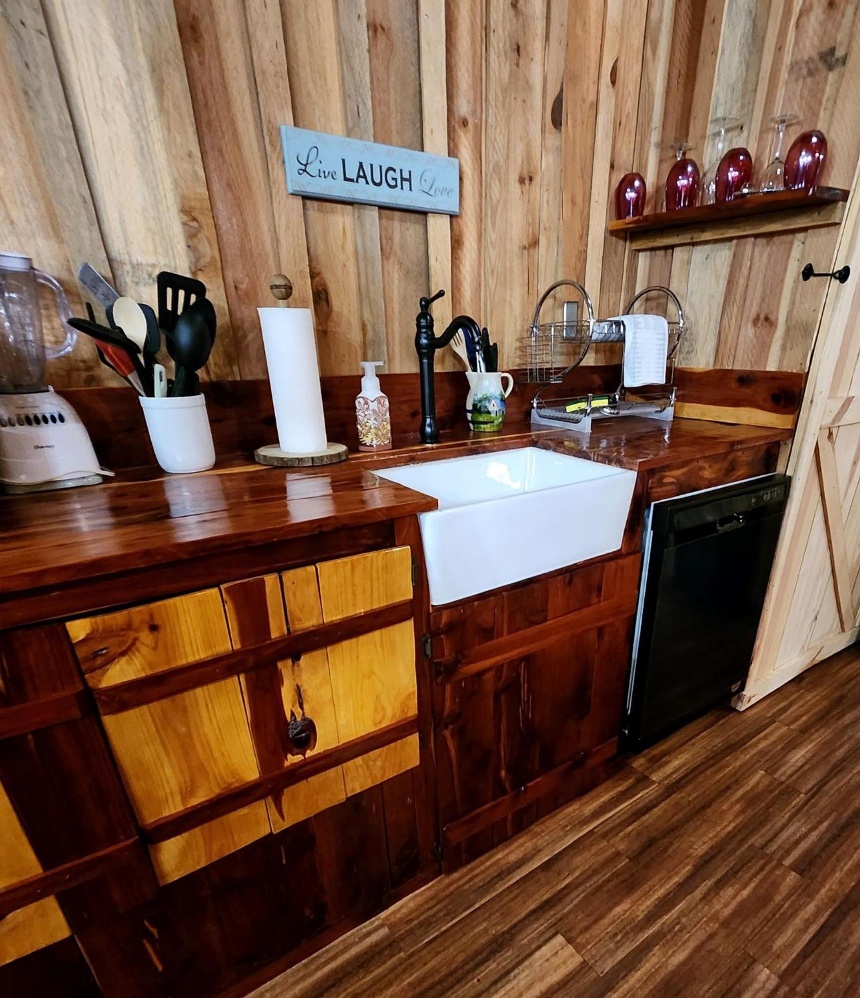 Unique Country Cabin Meets Farmhouse Modern!!! Mena Luaran gambar