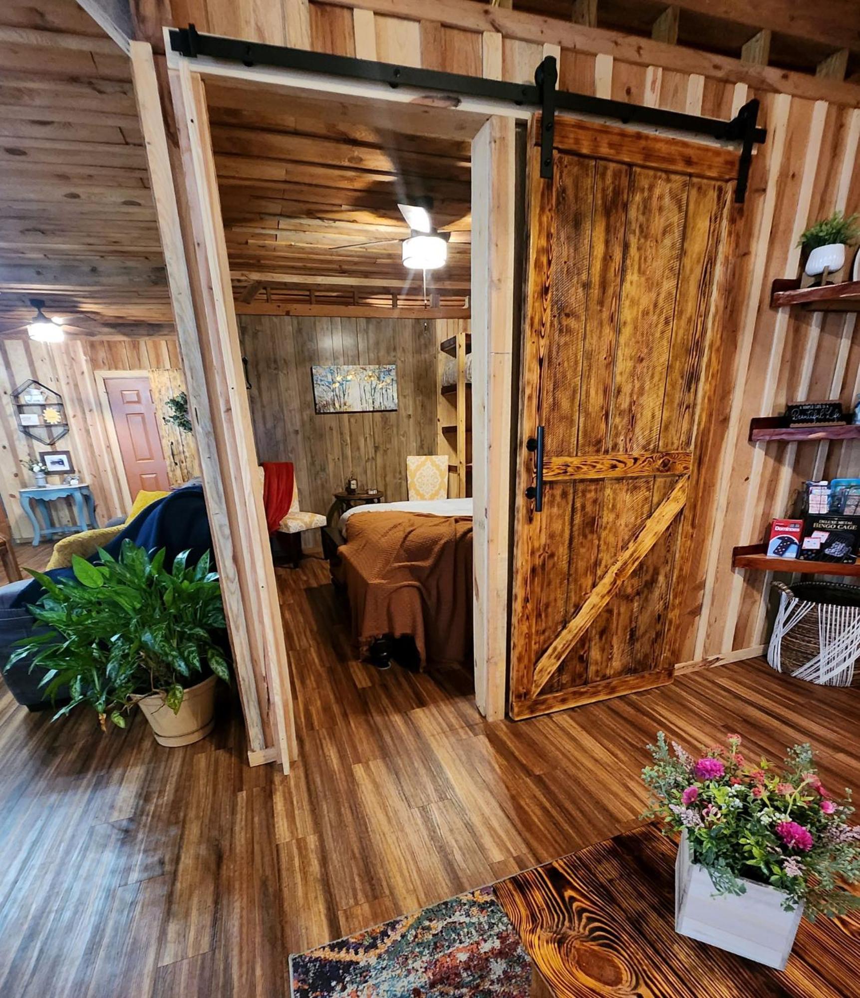 Unique Country Cabin Meets Farmhouse Modern!!! Mena Luaran gambar