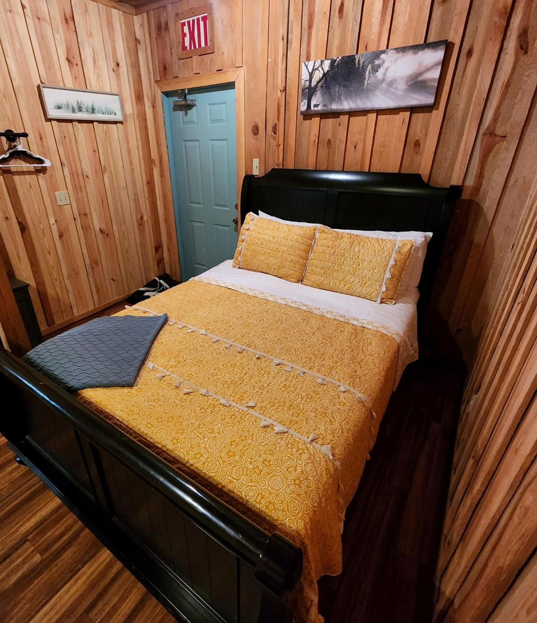 Unique Country Cabin Meets Farmhouse Modern!!! Mena Luaran gambar