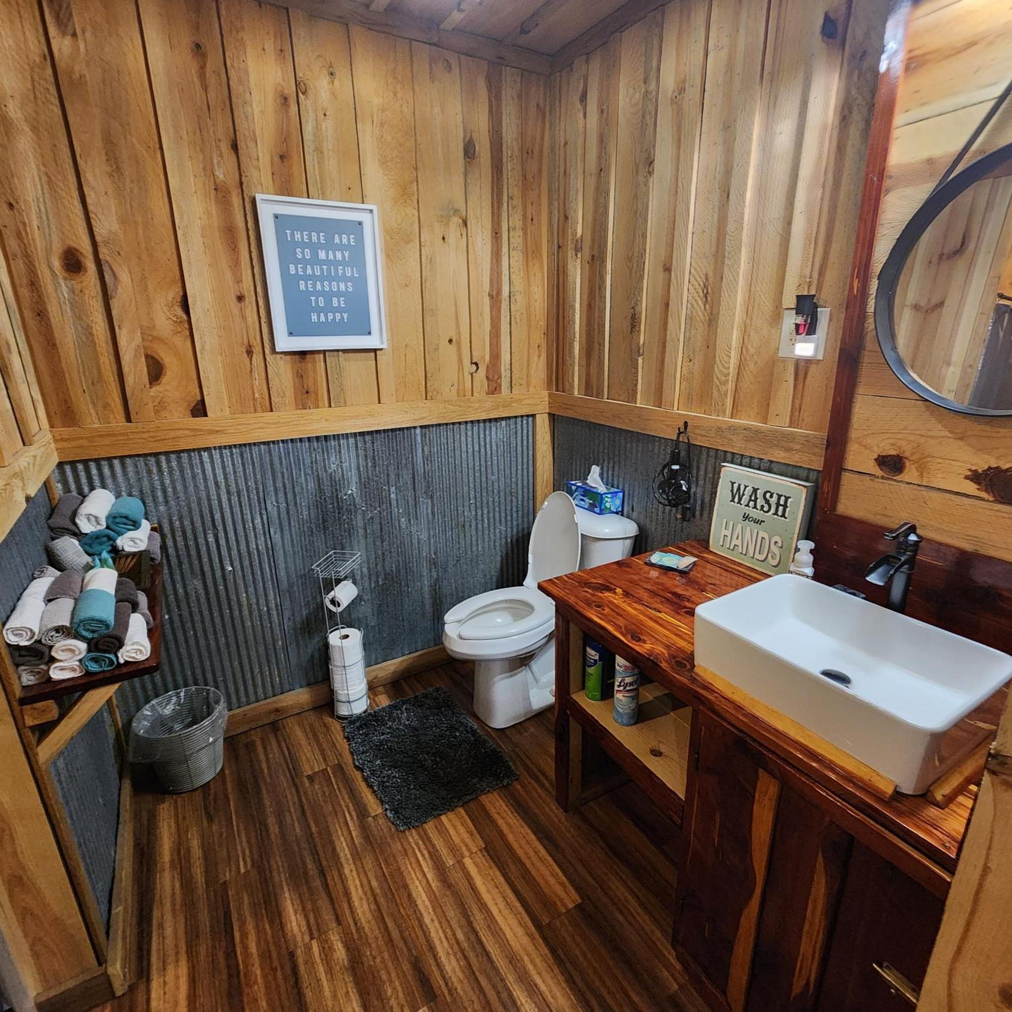 Unique Country Cabin Meets Farmhouse Modern!!! Mena Luaran gambar