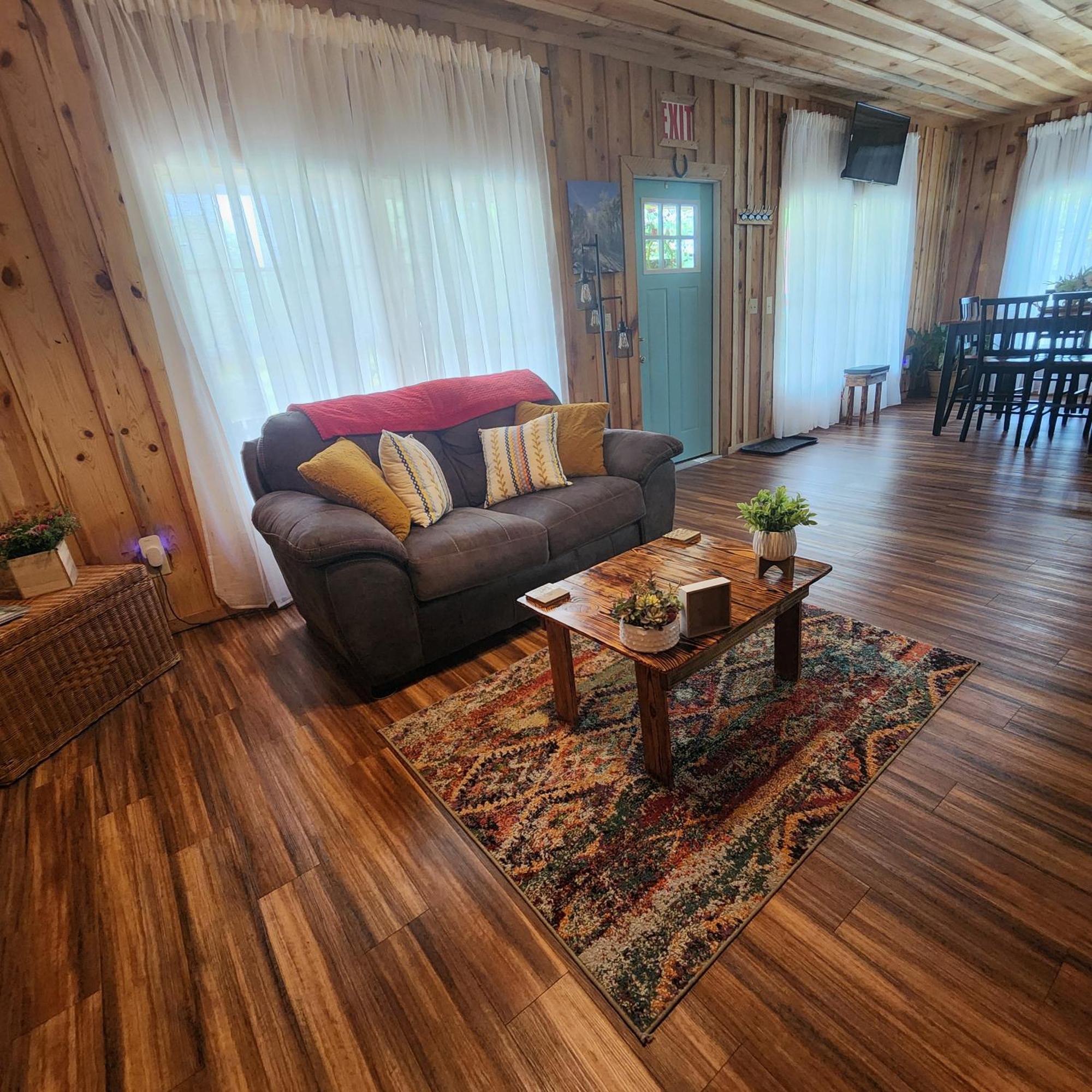 Unique Country Cabin Meets Farmhouse Modern!!! Mena Luaran gambar