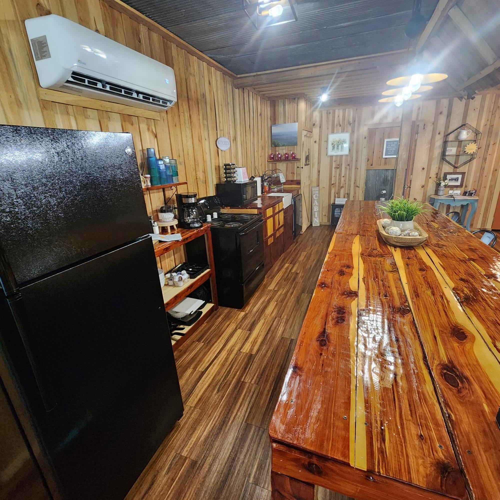Unique Country Cabin Meets Farmhouse Modern!!! Mena Luaran gambar