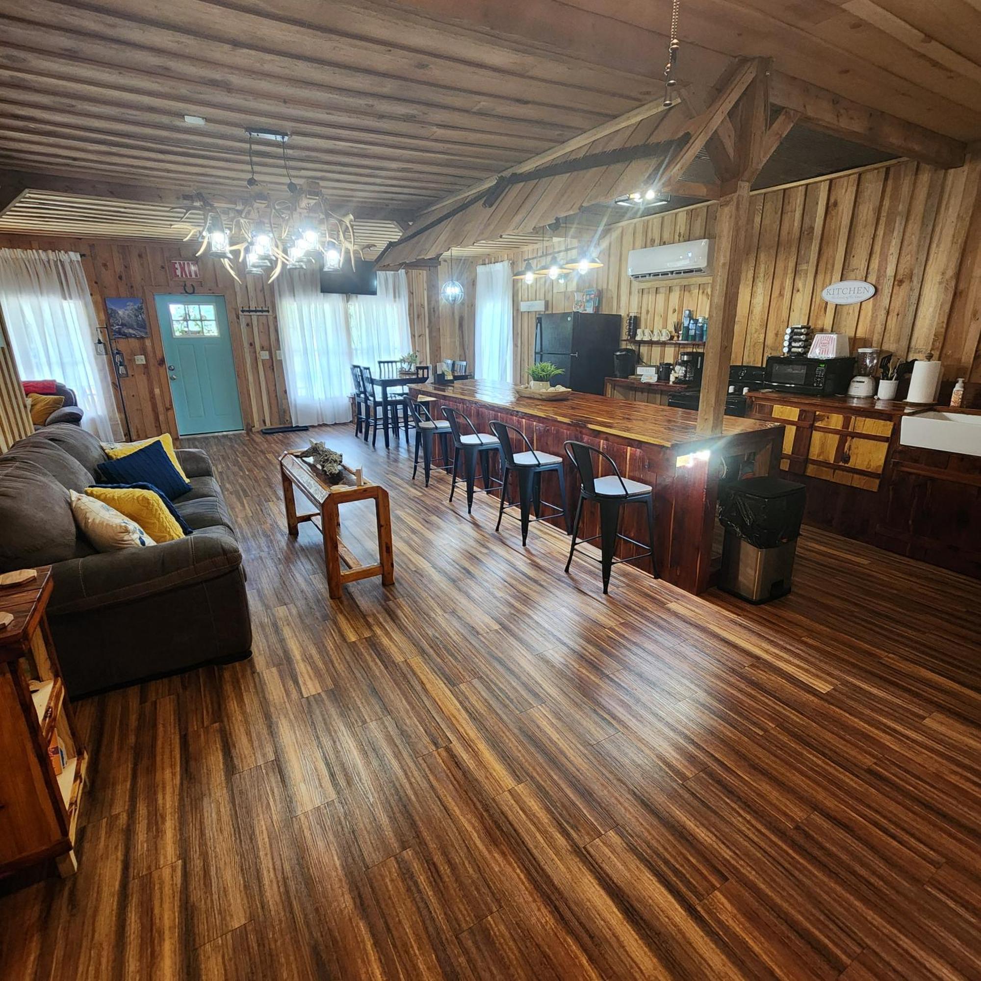 Unique Country Cabin Meets Farmhouse Modern!!! Mena Luaran gambar