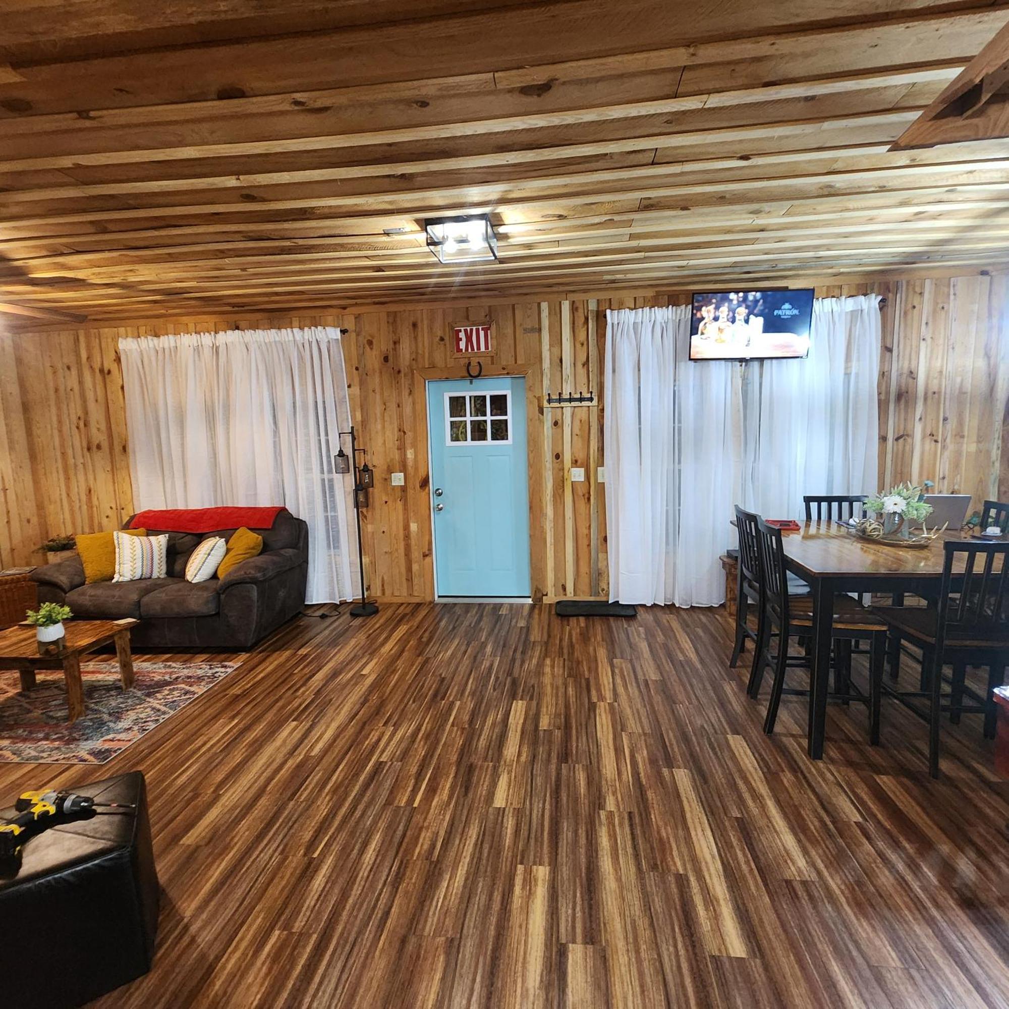 Unique Country Cabin Meets Farmhouse Modern!!! Mena Luaran gambar